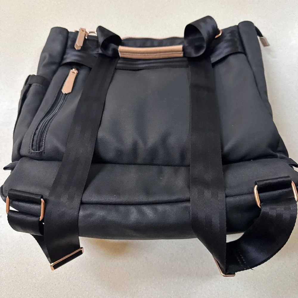 Petunia Pickle Bottom Pivot Pack Diaper Bag Sand/Black Large Backpack Rose Gold